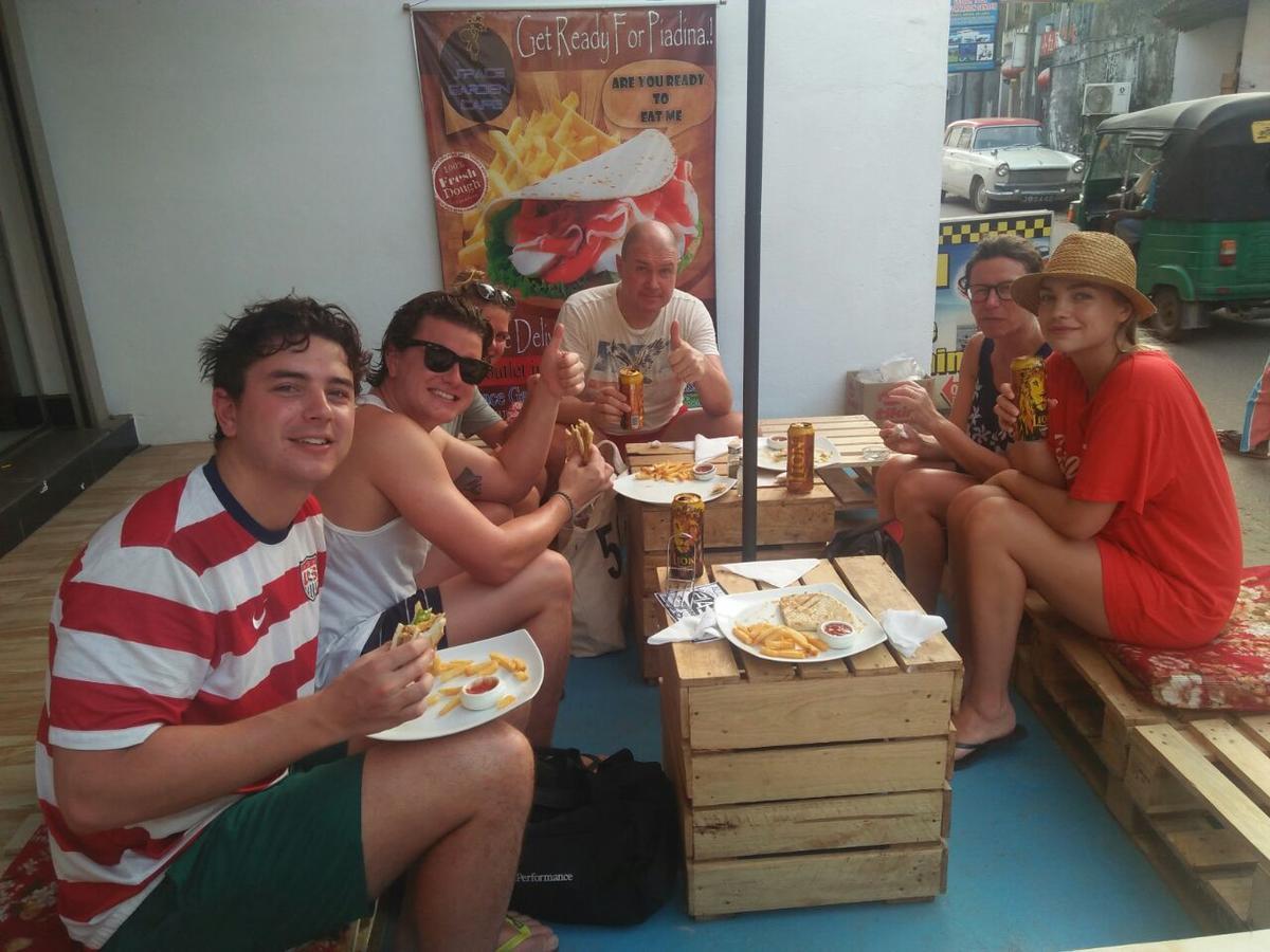 Space Garden Hostel מיריסה מראה חיצוני תמונה