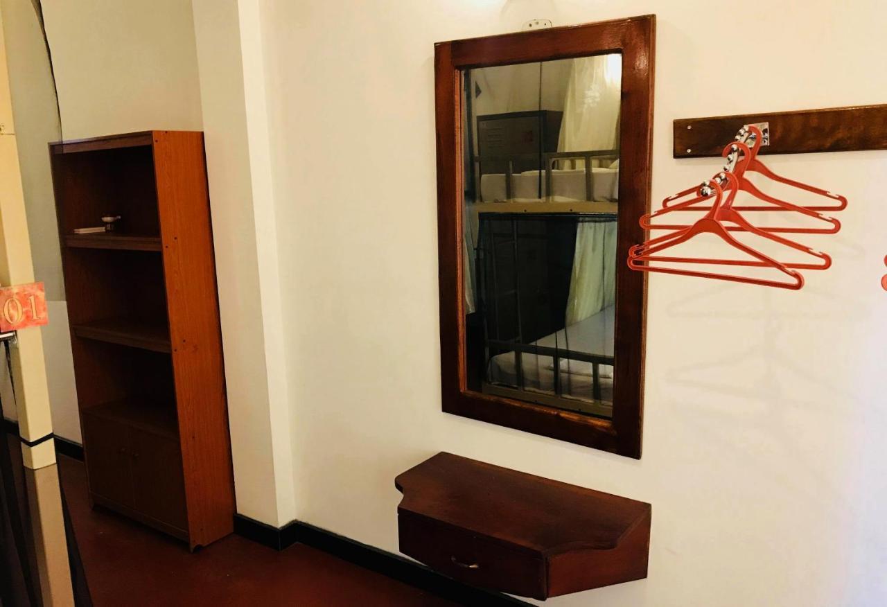 Space Garden Hostel מיריסה מראה חיצוני תמונה